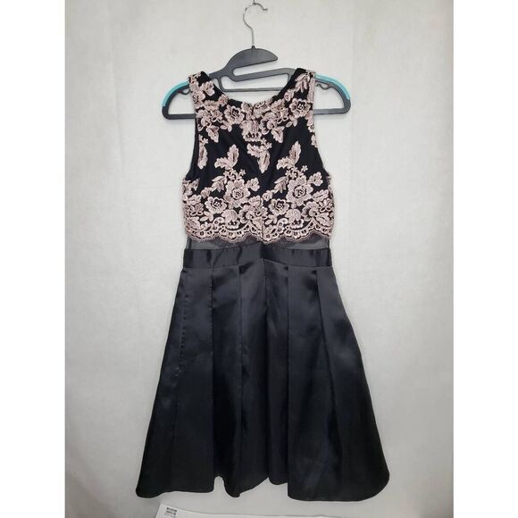 Betsy & Adam A Line Pleated Skirt Mesh Embroidered Formal Pink and Black Dress - Picture 7 of 8